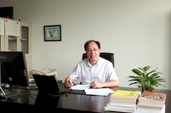 浙师大数学科学学院陈杰诚教授荣...